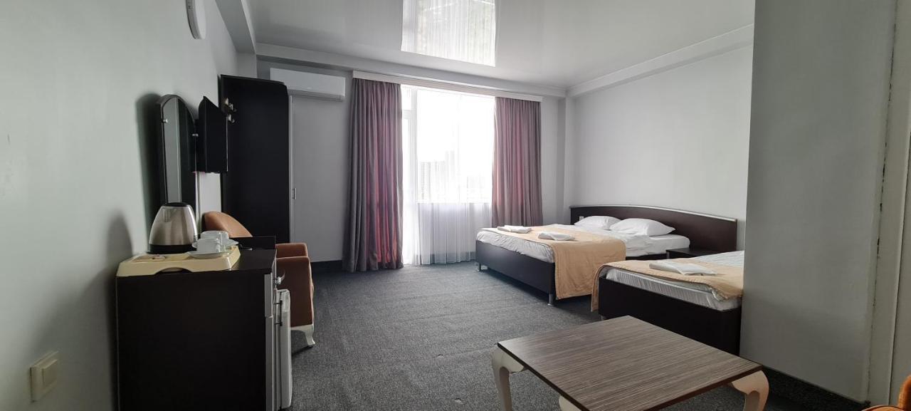 Hotel Genatsvale Batumi Eksteriør billede