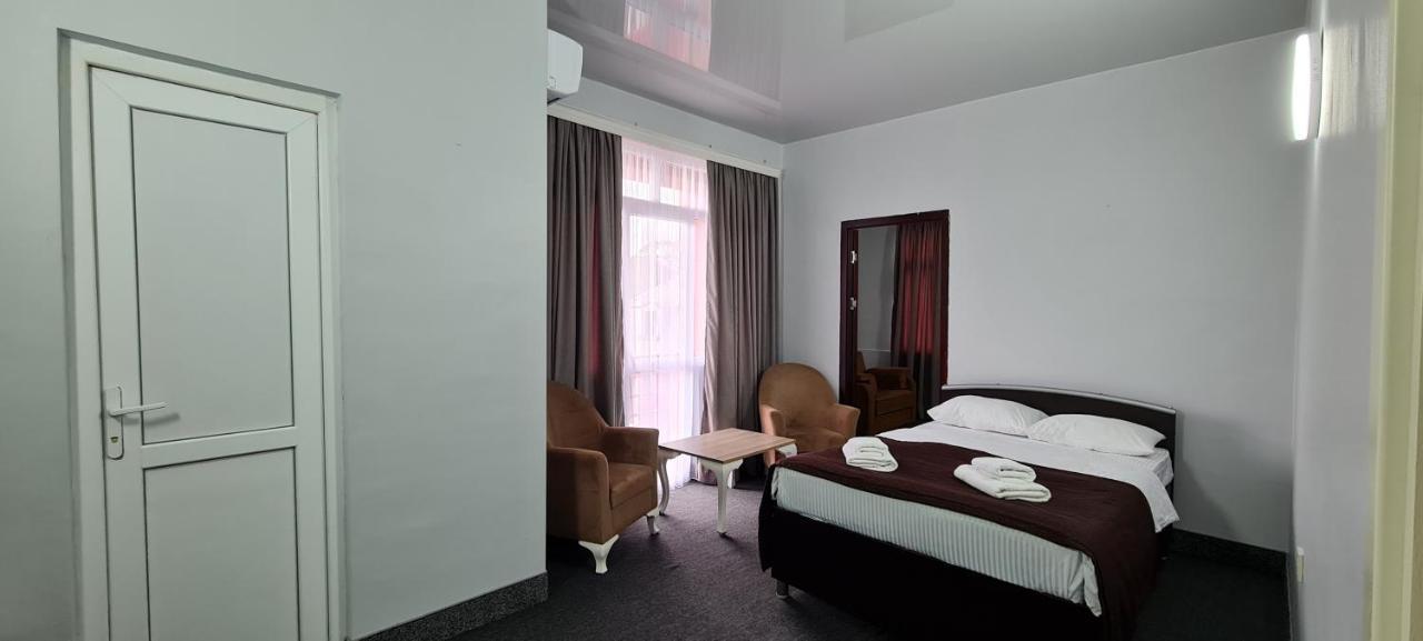 Hotel Genatsvale Batumi Eksteriør billede