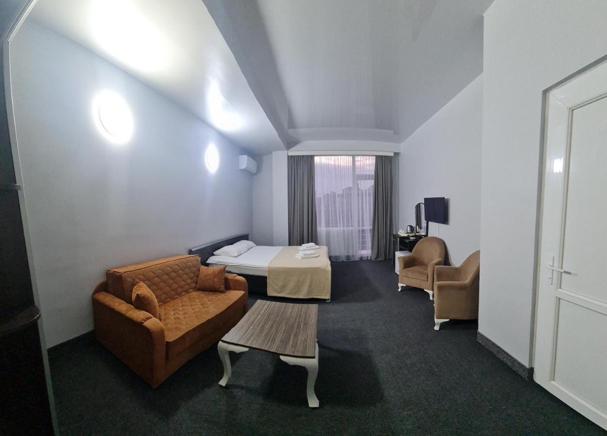 Hotel Genatsvale Batumi Eksteriør billede