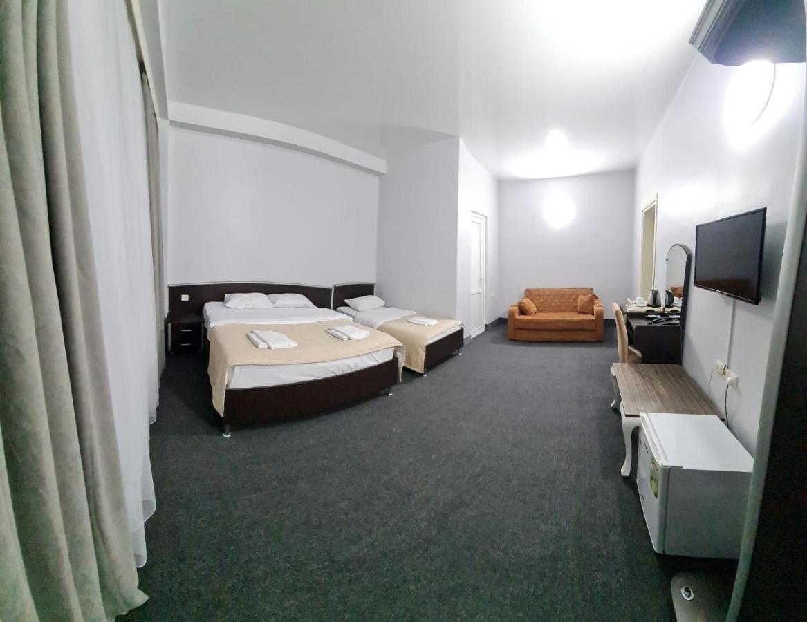 Hotel Genatsvale Batumi Eksteriør billede
