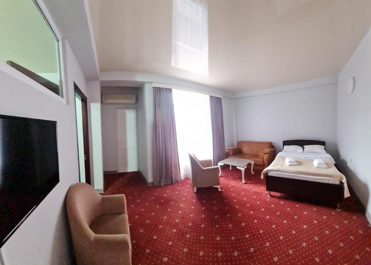 Hotel Genatsvale Batumi Eksteriør billede